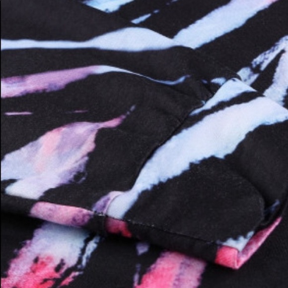 TYE DYE SOFT LONG SLEEVE PULLOVER TOP, BLACK MULTI - Picture 4 of 8